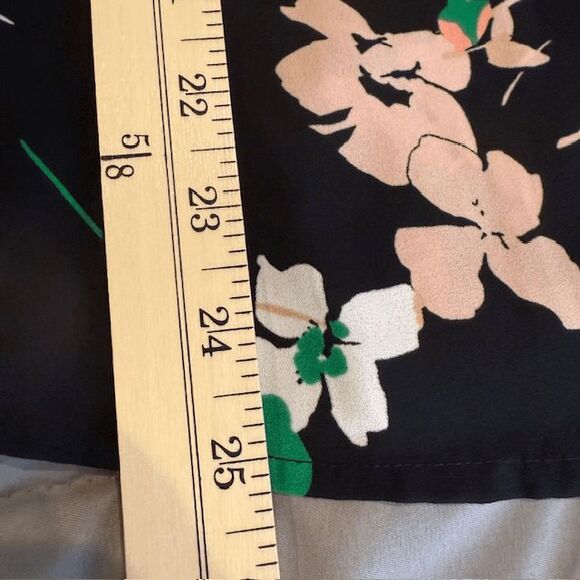 Karl Lagerfeld Paris Black Floral Button-Up Blouse Trumpet Sleeve Size Small - Picture 9 of 11